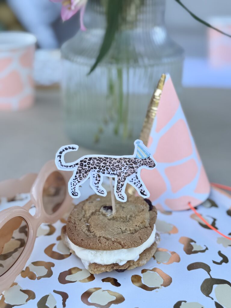 how to style a ‘two wild’ party animal birthday party